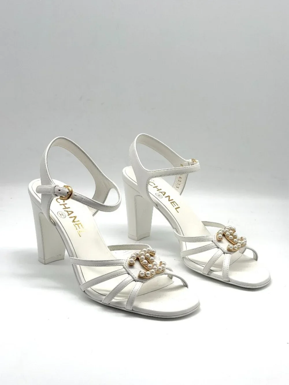 CHANEL elegant white